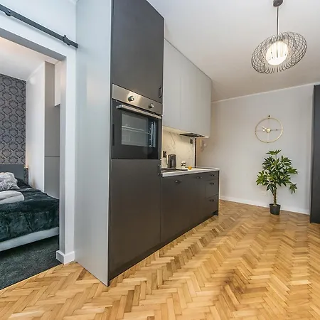 Glow Apartments, Park Reagan Γκντανσκ