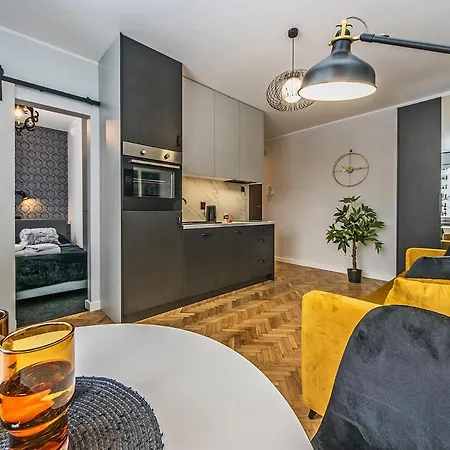 Apartment Glow Apartments, Park Reagan *