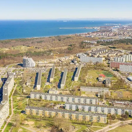 Glow Apartments, Park Reagan