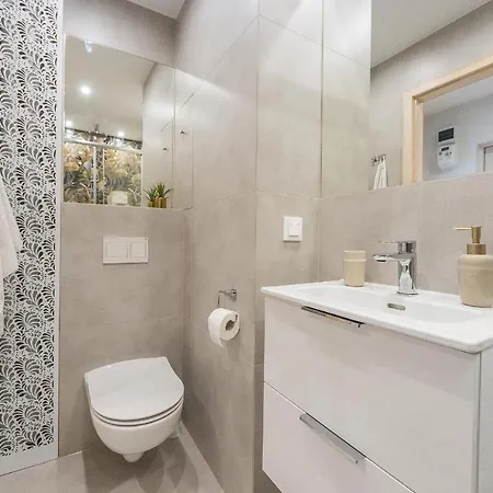 Glow Apartments, Park Reagan * Γκντανσκ