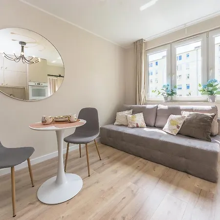 Glow Apartments, Park Reagan Γκντανσκ